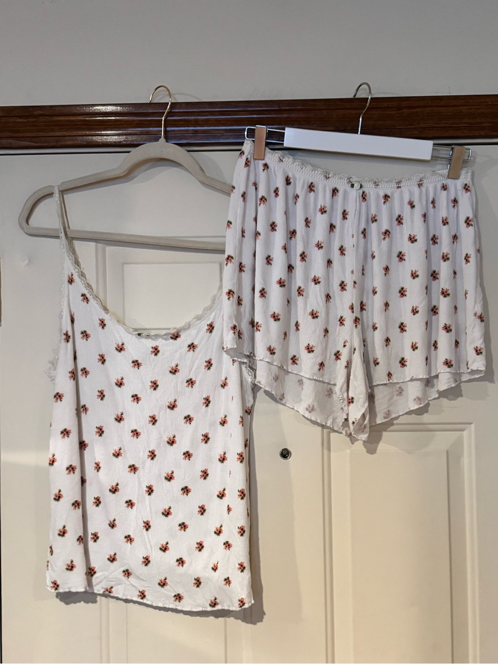 aerie White Floral Cami & Short Sleep Set with Rust Rose Print